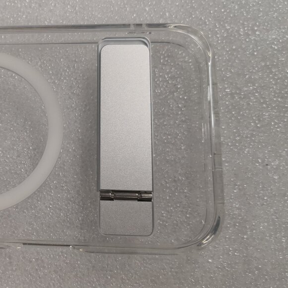 Magnetic Clear Case for iPhone 16, MagSafe Compatible Anti-Yellow. Transparent. - Picture 9 of 9